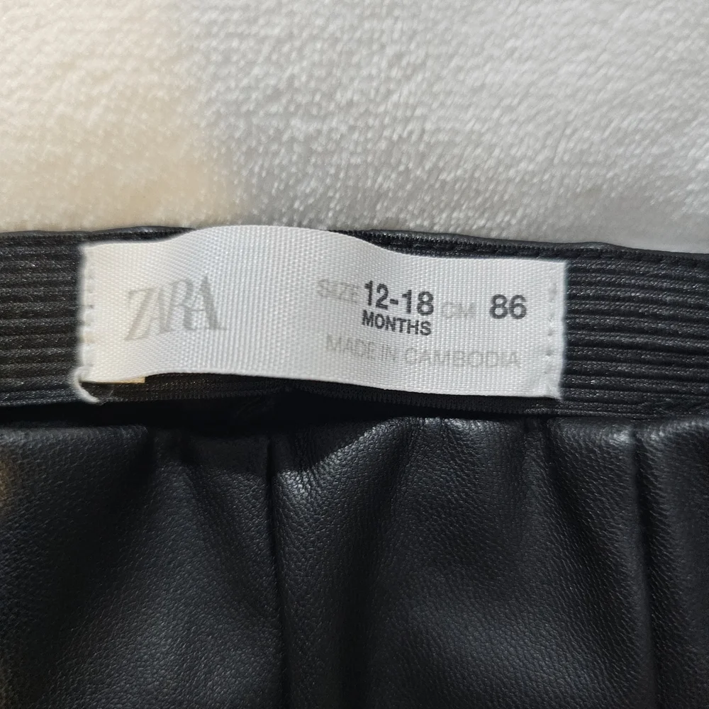 Zara Black Faux Leather Trousers - Picture 4 of 5